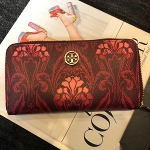 Tory Burch wallet